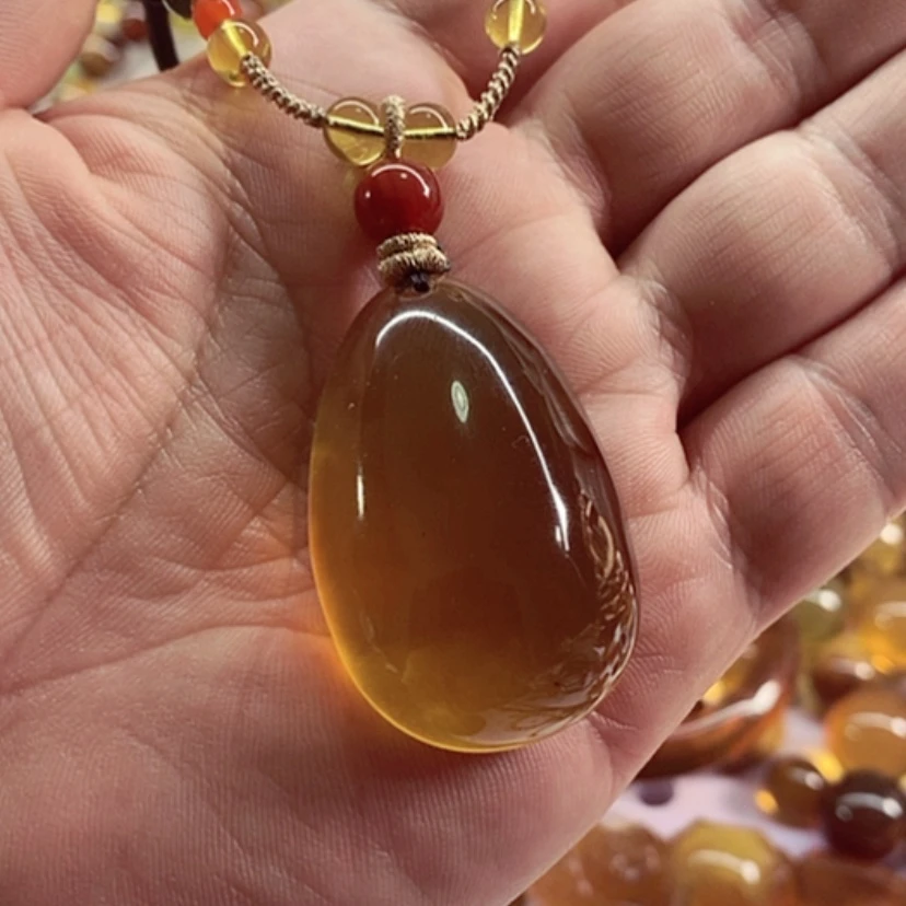 【闪购商品】琥珀颈饰未镶嵌你*