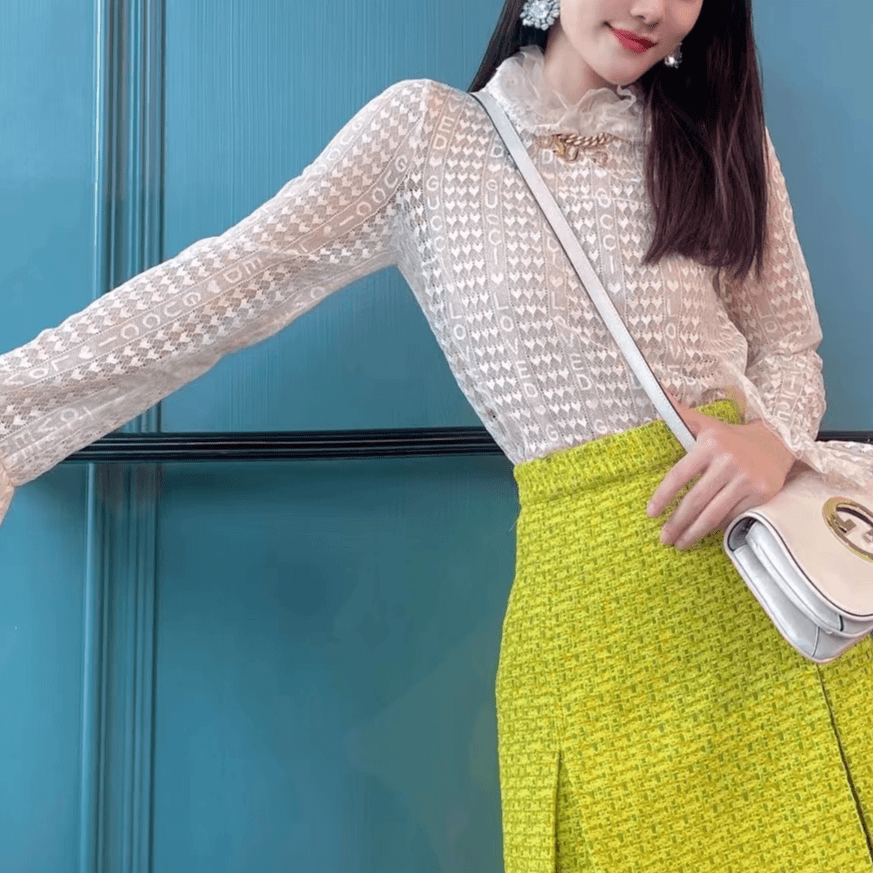 全新未使用  Gucci/爱心蕾丝衬衣/42码