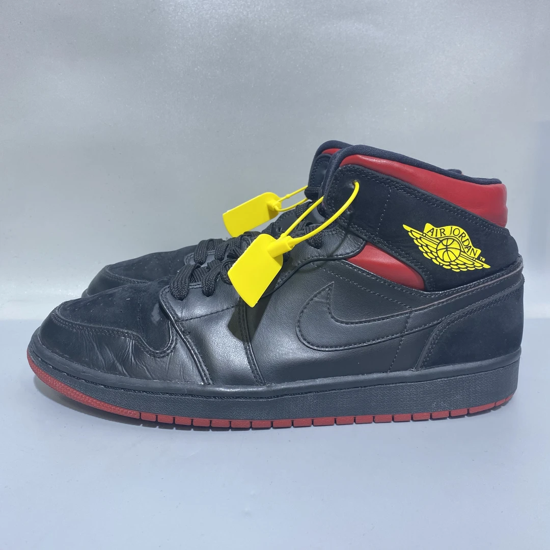 H 44码 AJ1 黑红 中帮复古篮球鞋