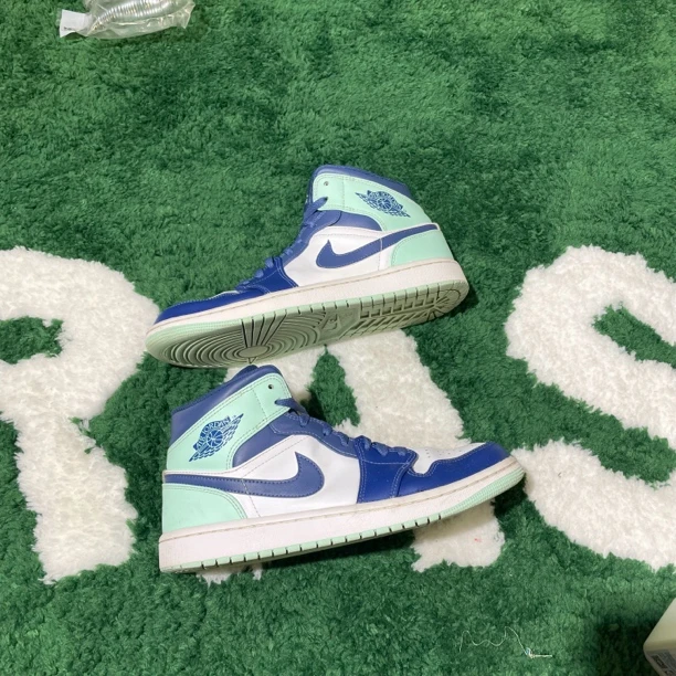 42.5码 9新 AJ1 mid 薄荷绿 高帮板鞋