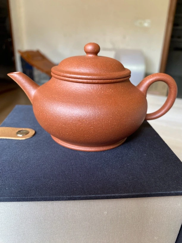 宝山满砂红降坡梨形壶