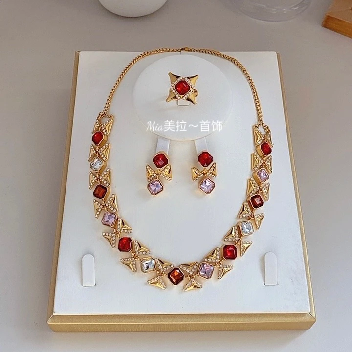 钛钢亚克力项链 三件套女手工气质轻奢时尚复古红色古风圣诞小众