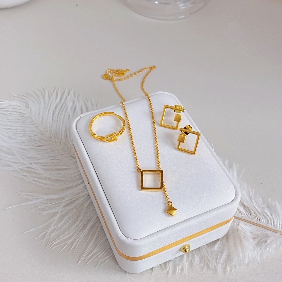 CHUHAN/初菡 铜合金亚克力项链 三件套气质轻奢时尚百搭法式简约