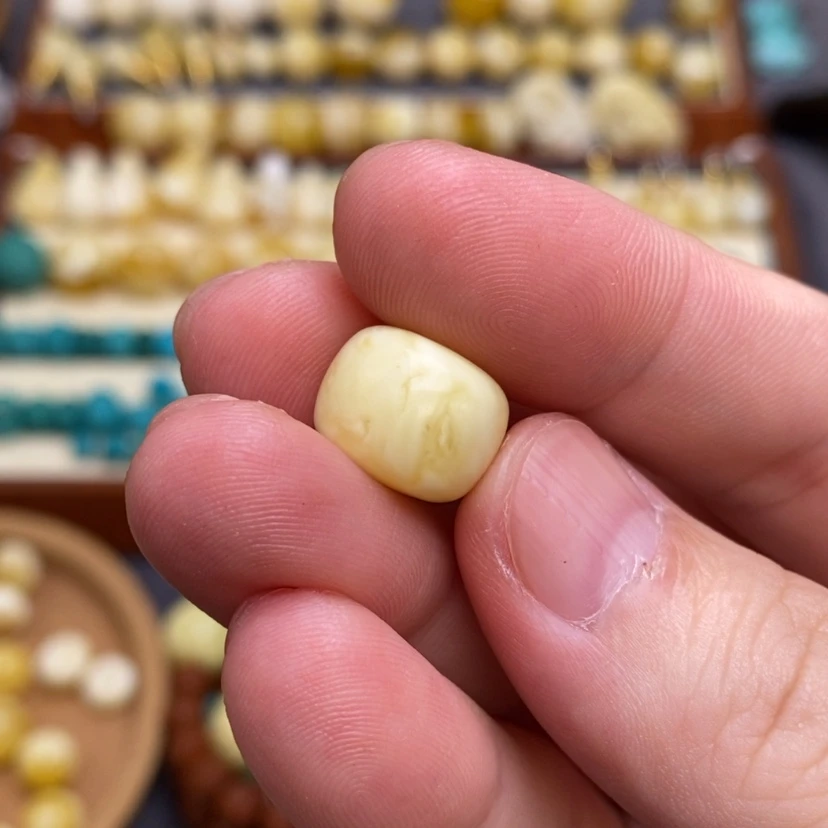 【闪购商品】蜜蜡裸石未镶嵌马***ᵐ