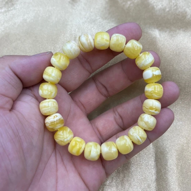 原矿高品质俄料蜜蜡手串 尺寸11+ 精工标准老型 白蜡妖孽花纹