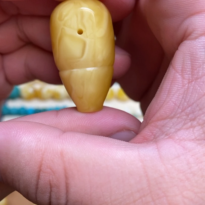 【闪购商品】蜜蜡裸石未镶嵌哑**鱼