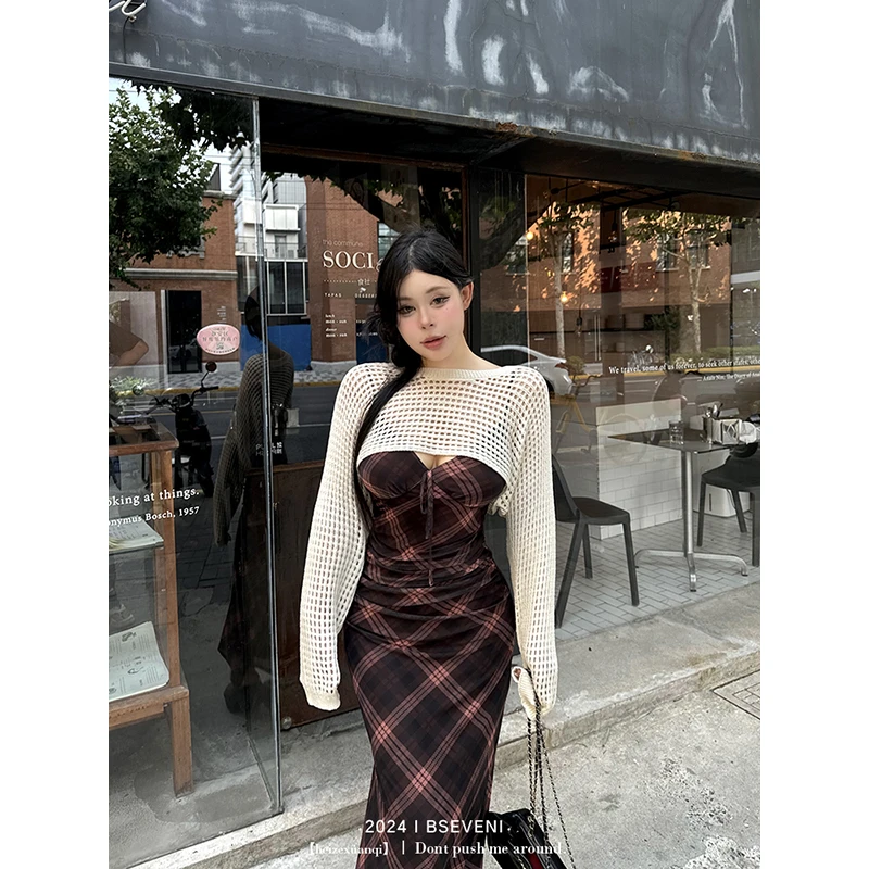 黑泽玄七连衣裙2024秋季新款微胖显瘦弹力网纱格子直筒吊带长裙女