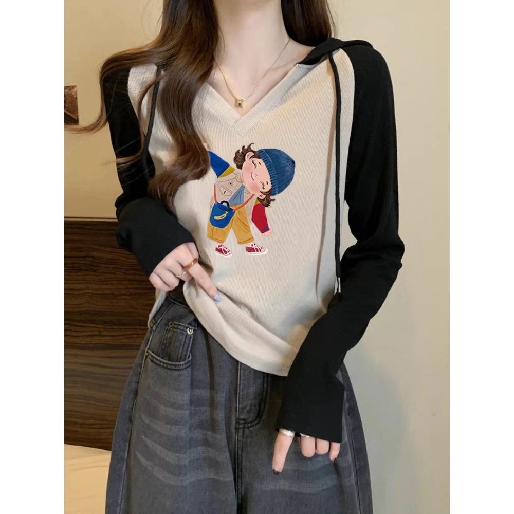 2024早秋连帽长袖t恤女新款撞色拼接宽松显瘦大码短款百搭打底衫