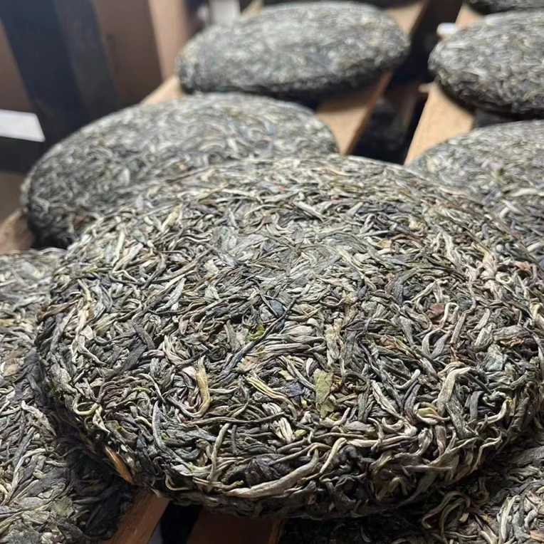 老挝普洱茶生饼200g生茶紧压茶
