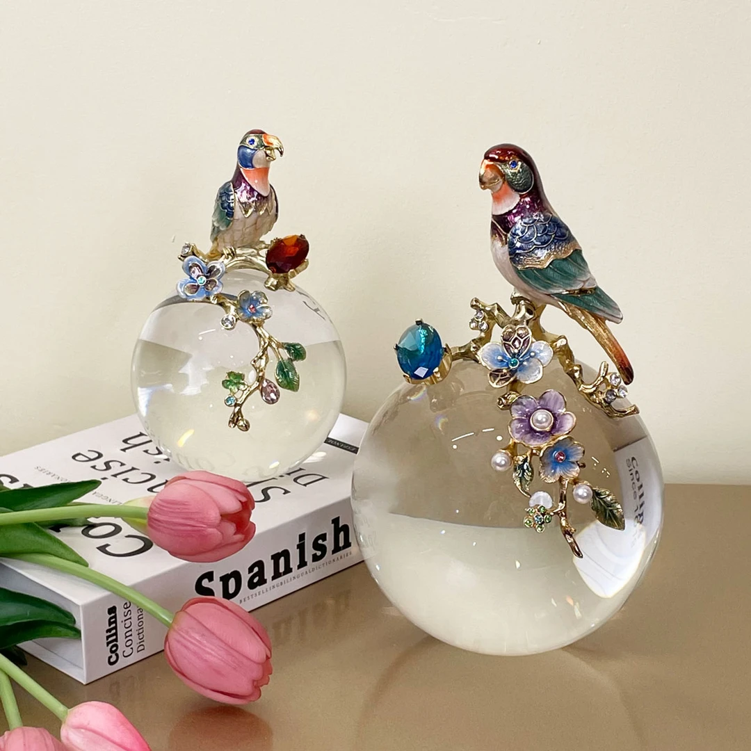 创意珐琅彩摆件鹦鹉水晶球家用玄关摆设轻奢礼品装饰摆件
