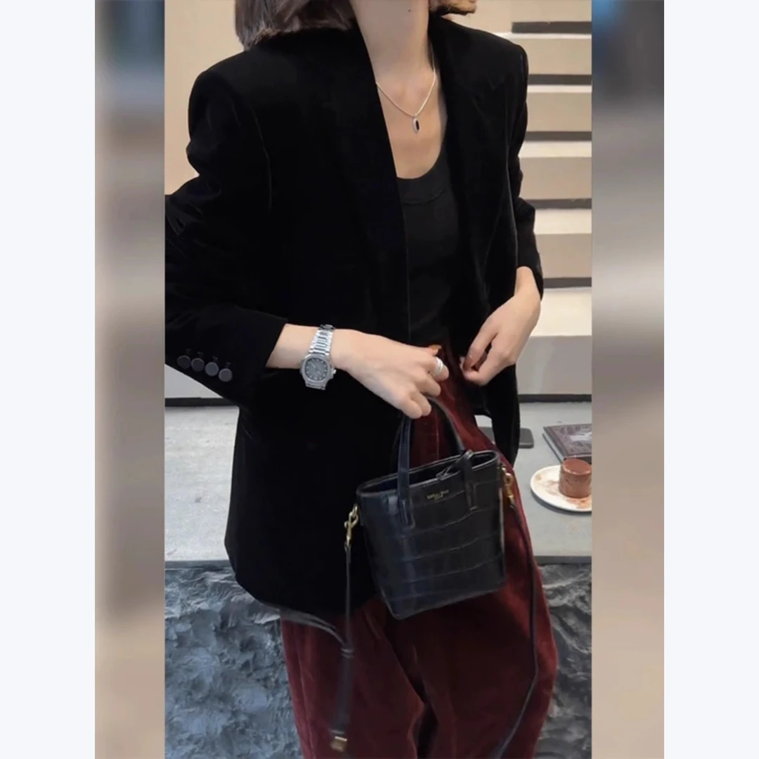 黑色丝绒西装外套女2025新款春季小香风高级感超好看休闲百搭西服