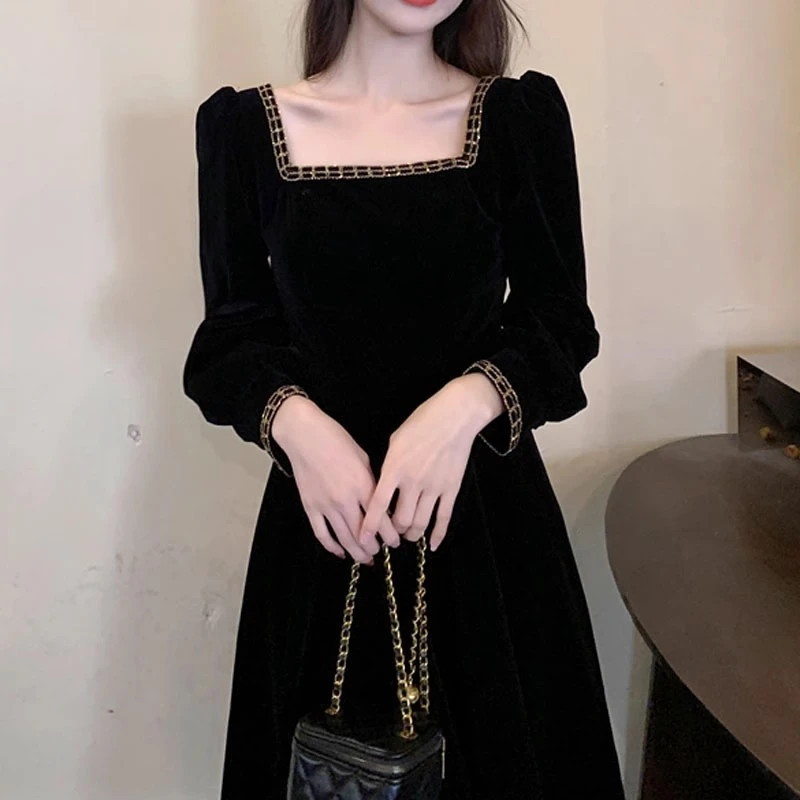大码法式赫本风方领金丝绒连衣裙女春秋胖妹妹显瘦遮肚子复古长裙