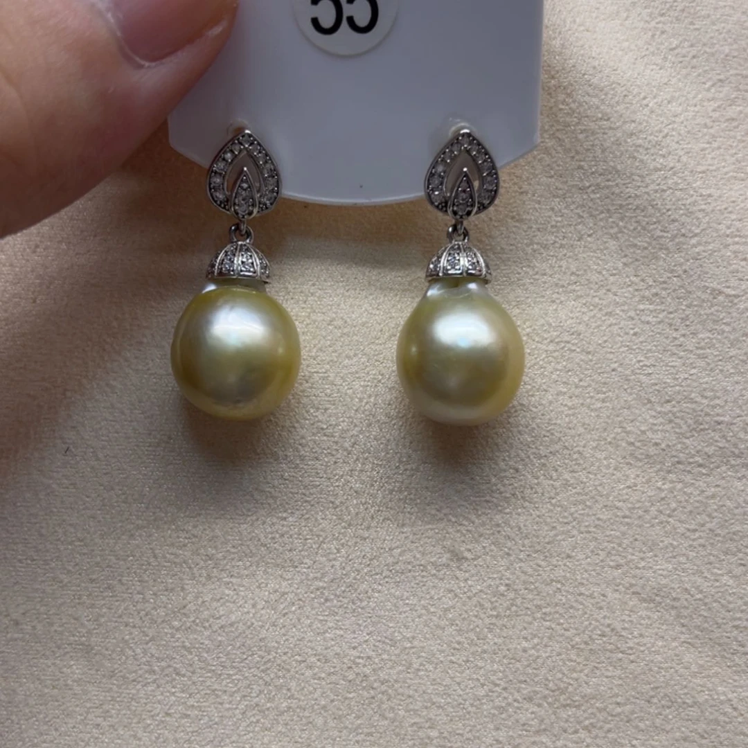 【闪购商品】海水珍珠耳饰银S925镶嵌嘻**?