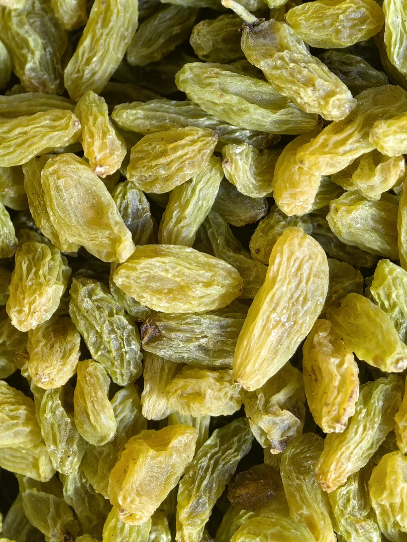 新疆吐鲁番酸甜可口无核葡萄干自然风干休闲零食童年记忆