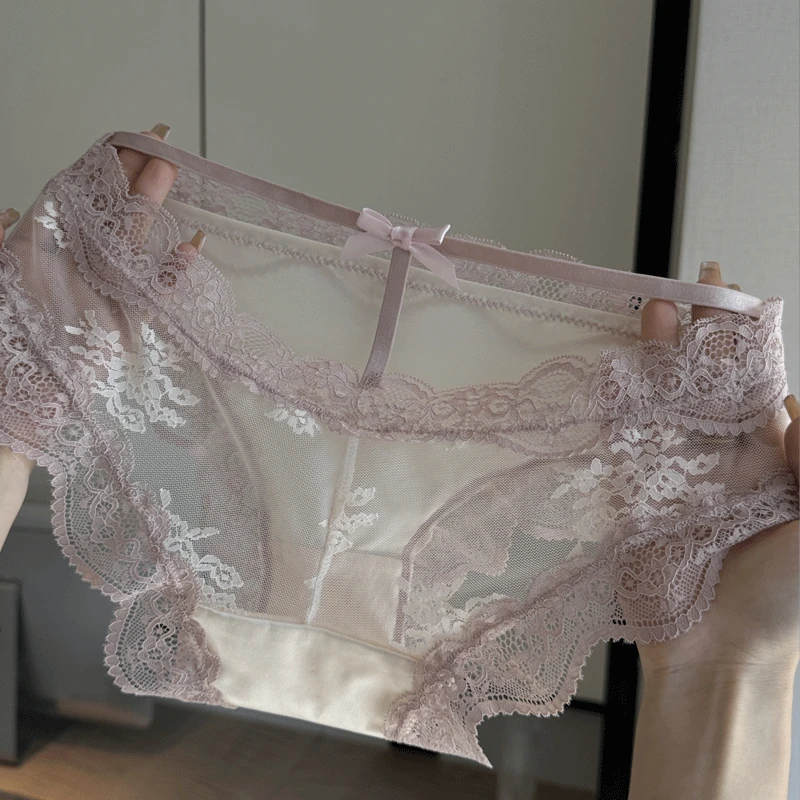 纯欲战袍~背后镂空蝴蝶结中腰内裤缎面性感款大码女三角内裤