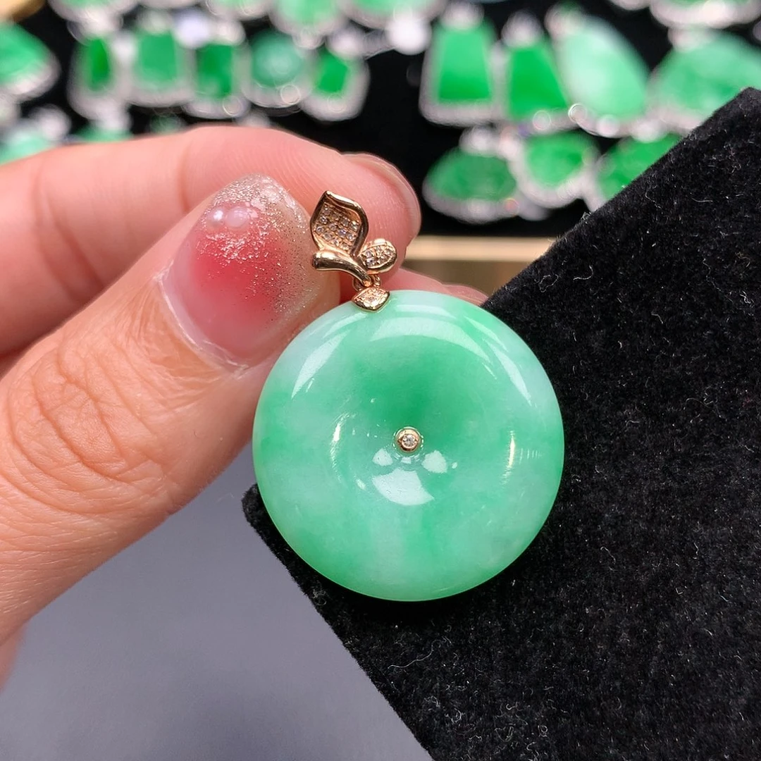 翡翠吊坠(赠链)18K金镶嵌