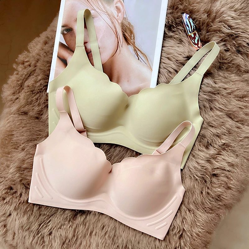 波浪边无痕薄款有型聚拢大胸显小无钢圈收副乳防下垂睡眠运动吊带