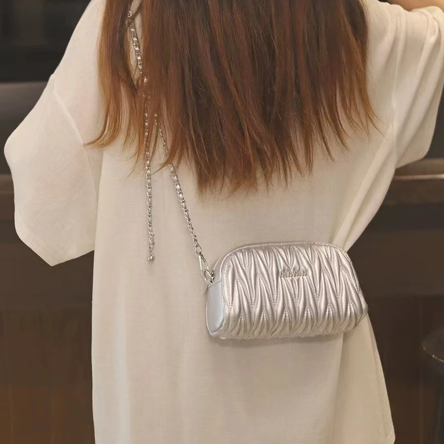 2025新款斜挎精致小包包女士高级质感洋气今年流行潮搭小挎包爆款