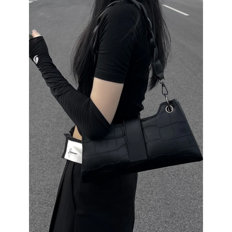 高级感包包女鳄鱼纹复古腋下包小众设计高级质感洋气单肩法棍包