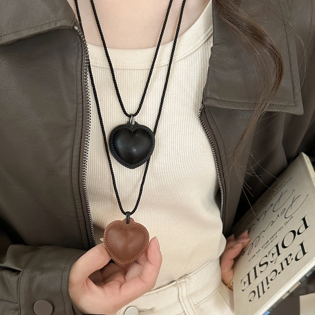 非金属布艺项链 fever同款黑色皮质麻绳百搭长款立体爱心毛衣链