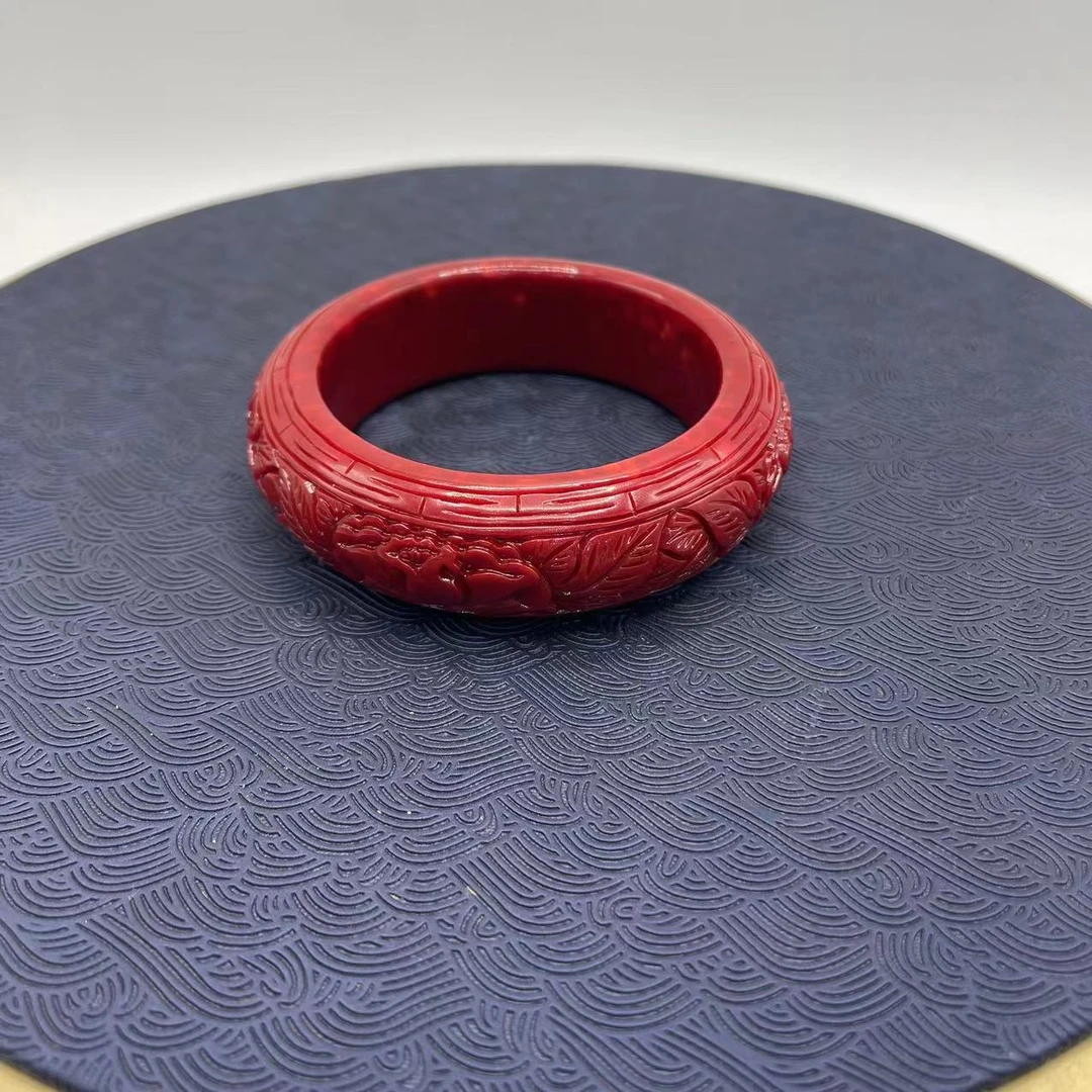 7号 H17杉深红色雕花手镯