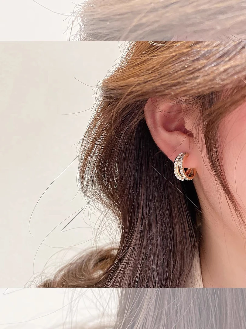 铜合金耳饰 明星同款小众设计复古轻奢高级感小c圈耳钉耳饰