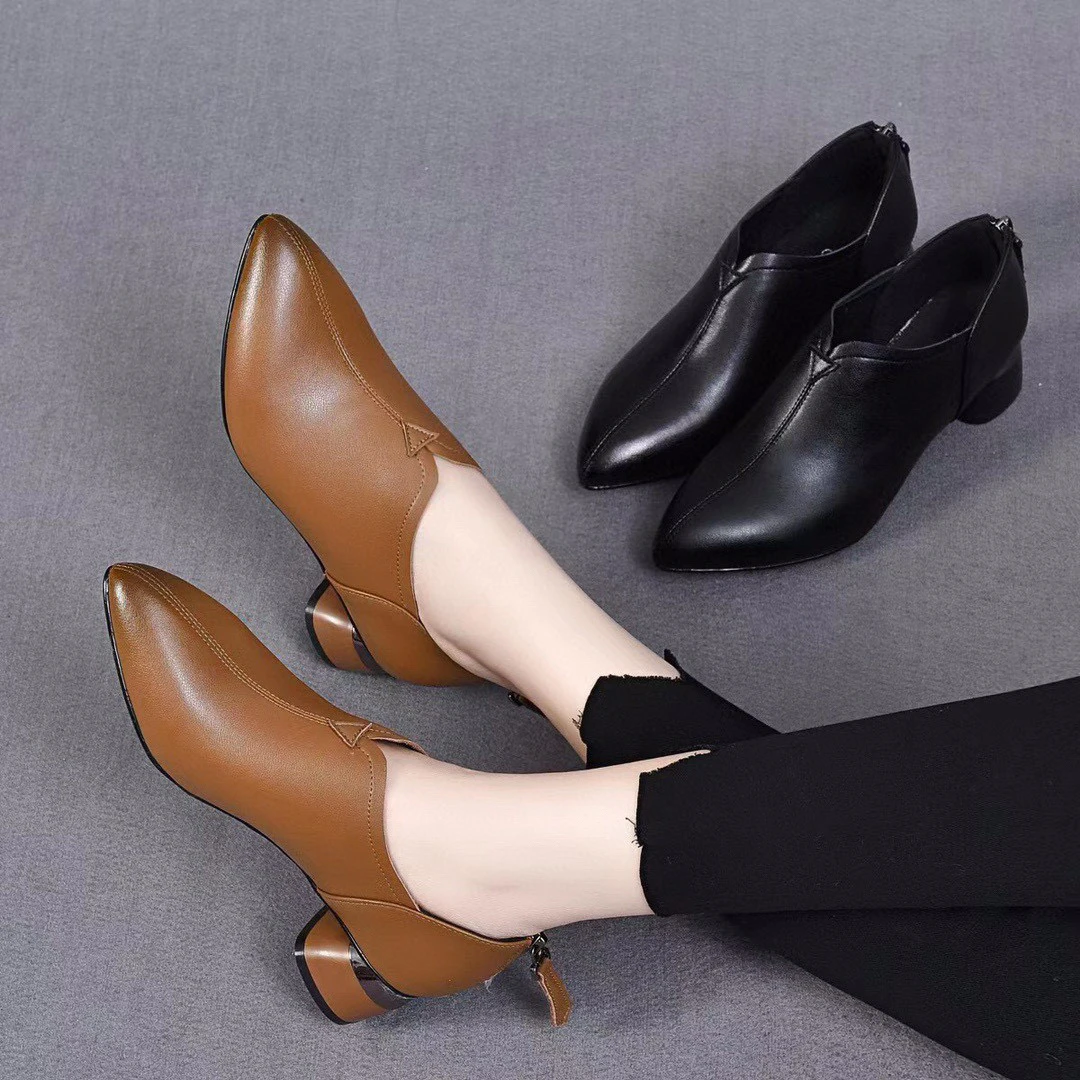 牛皮棕色深口尖头单鞋女2024年粗跟软底软面妈妈鞋纯色百搭工作鞋