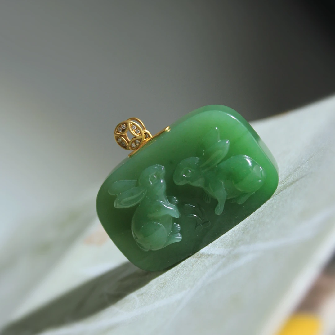 【岚溪珠宝】——碧玉粉绿，前途似锦平安牌。。。。