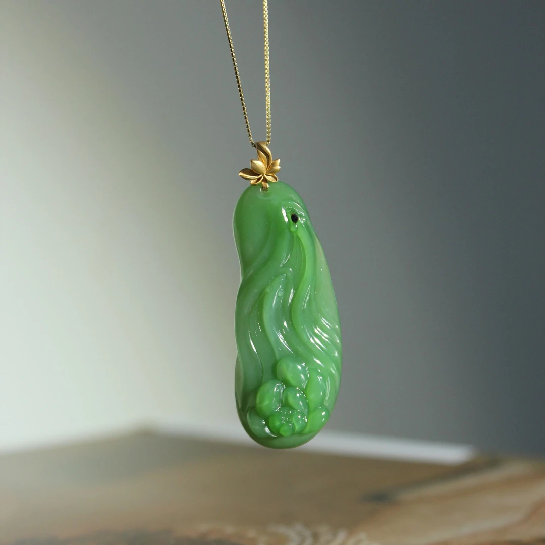 【岚溪珠宝】——碧玉粉绿，俏色双鱼戏莲花。。。。精雕，镶嵌，气质，，，