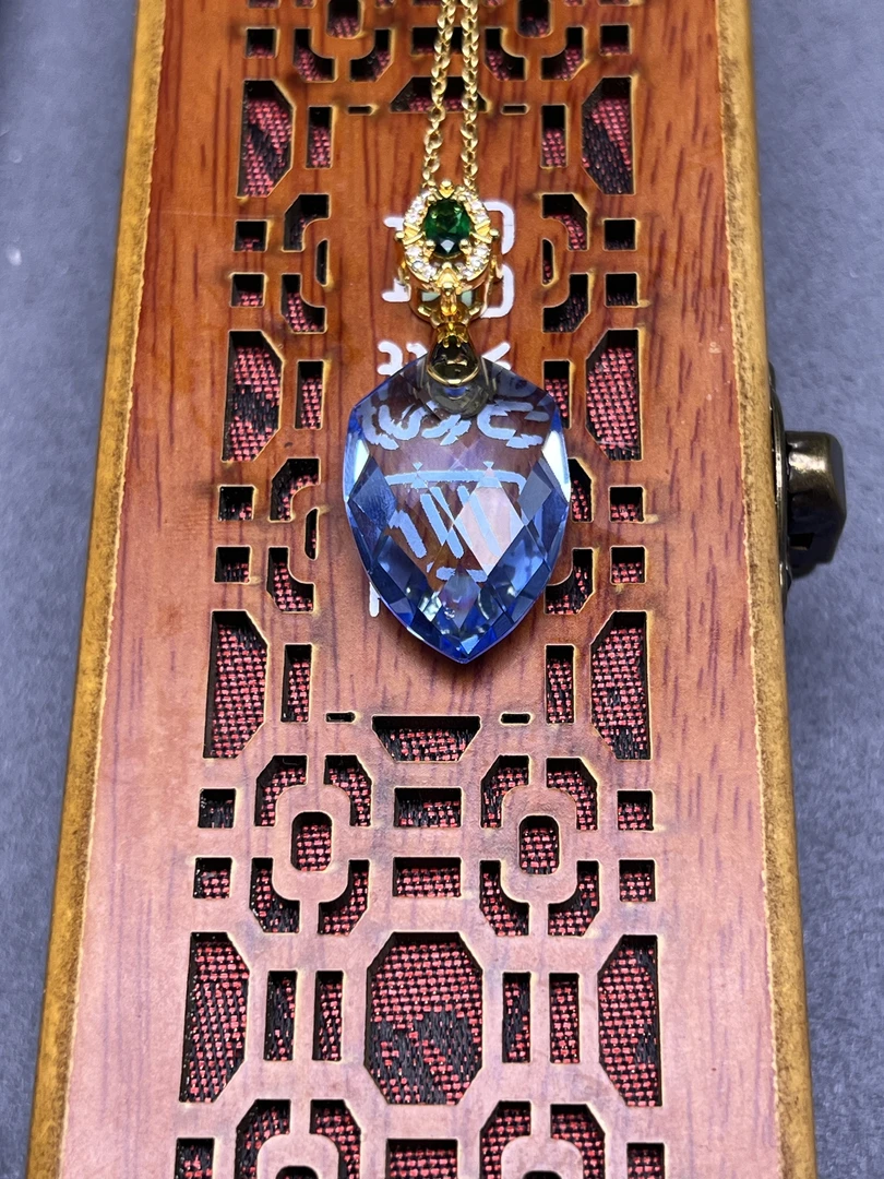 A16-【天城珠宝】精奢尚品首饰培育蓝宝石吊坠配链子配礼盒