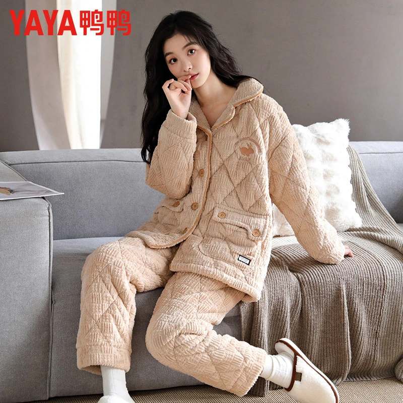 鸭鸭睡衣女冬季2024新款珊瑚绒加绒加厚三层夹棉秋冬款家居服套装