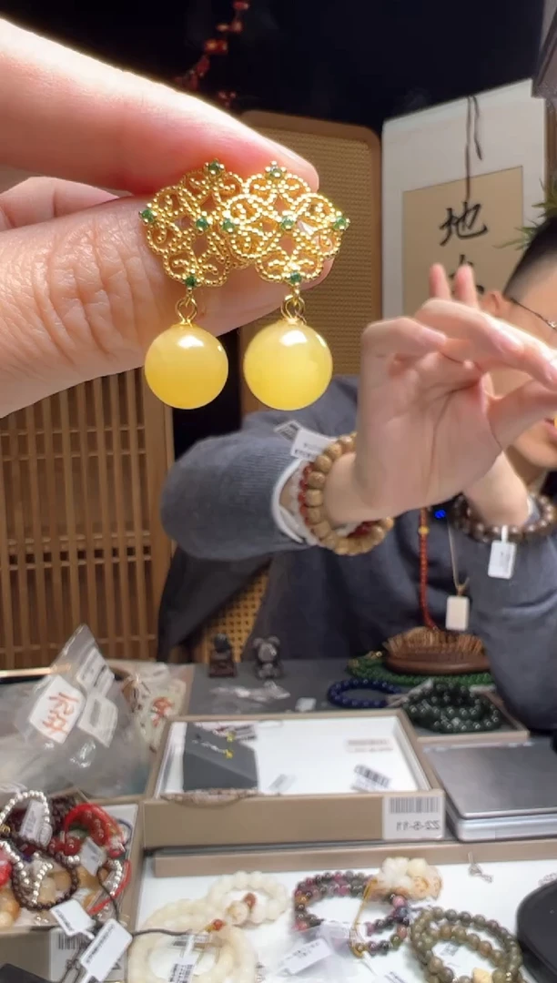 【闪购商品】蜜蜡耳饰银S925镶嵌满蜜蜜蜡圆珠9-10mm耳钉