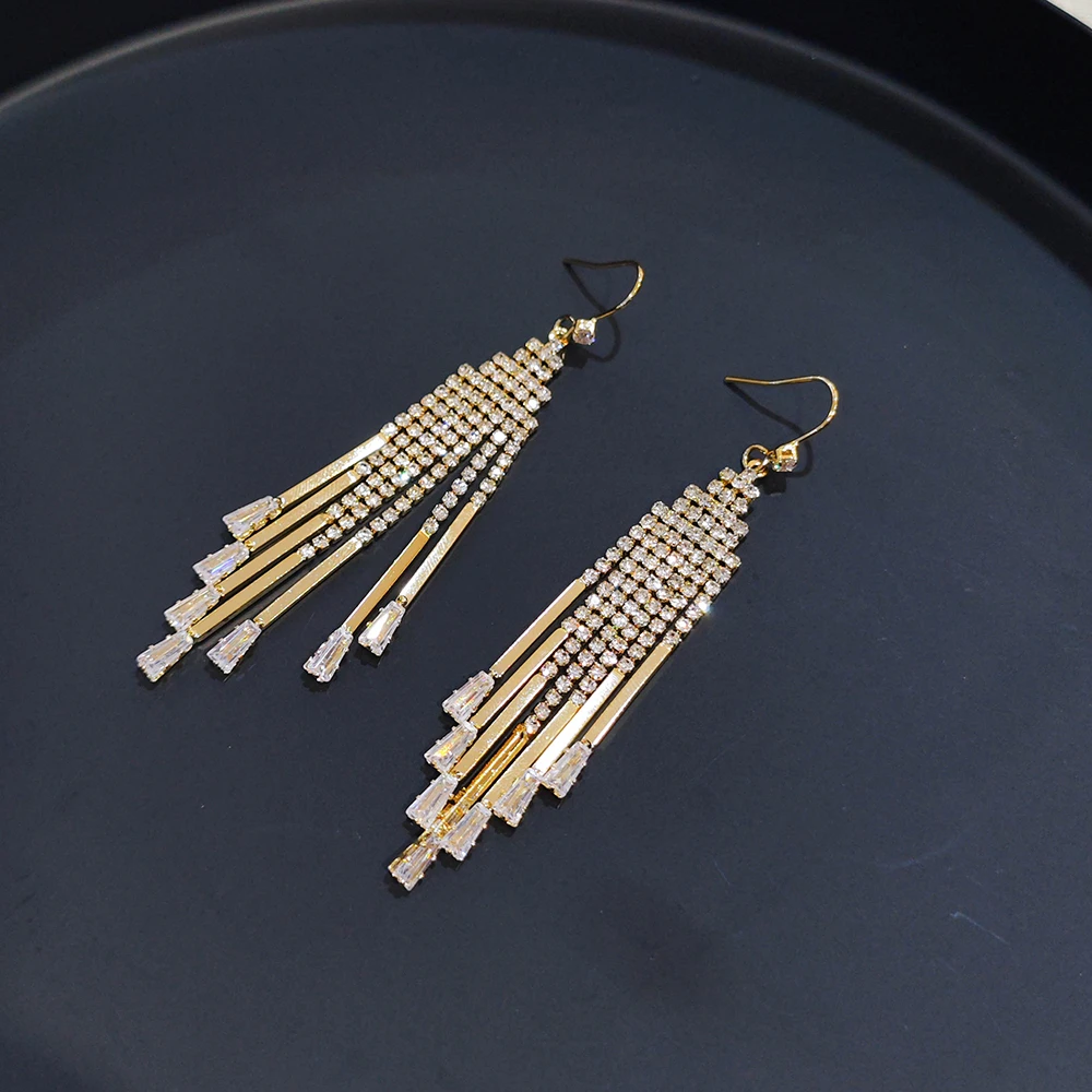 铜合金耳饰 气质轻奢时尚百搭欧美简约长款大气PT0320