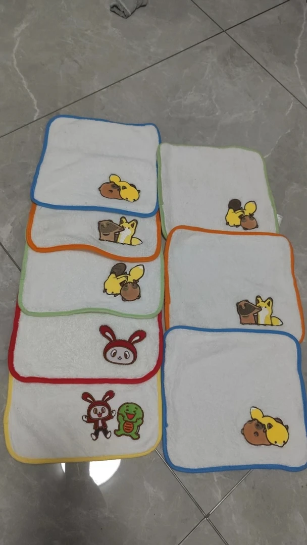 毛巾可爱吸水家用速干柔软珊瑚绒方巾绣花卡通25*25左右cm（8条装）