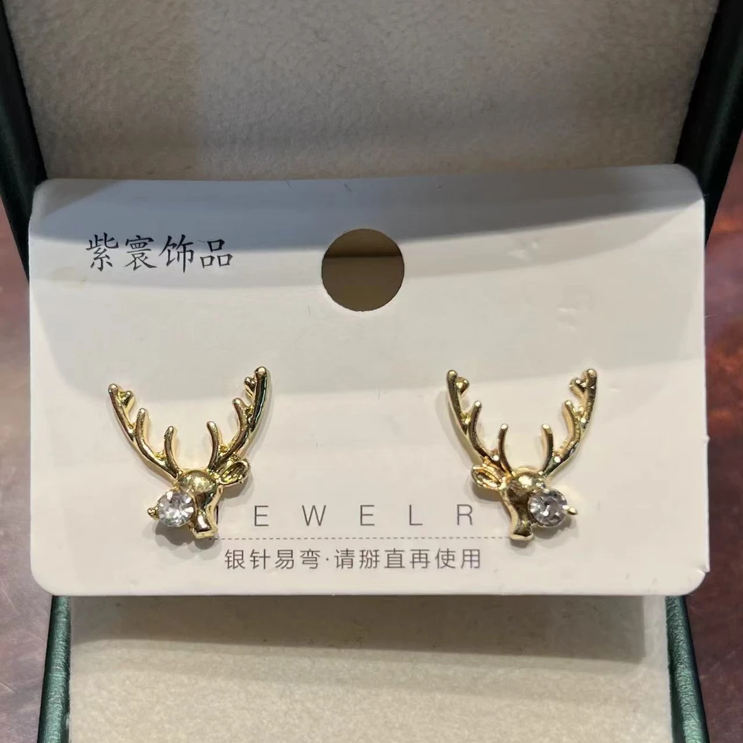 轻奢百搭鹿头耳钉