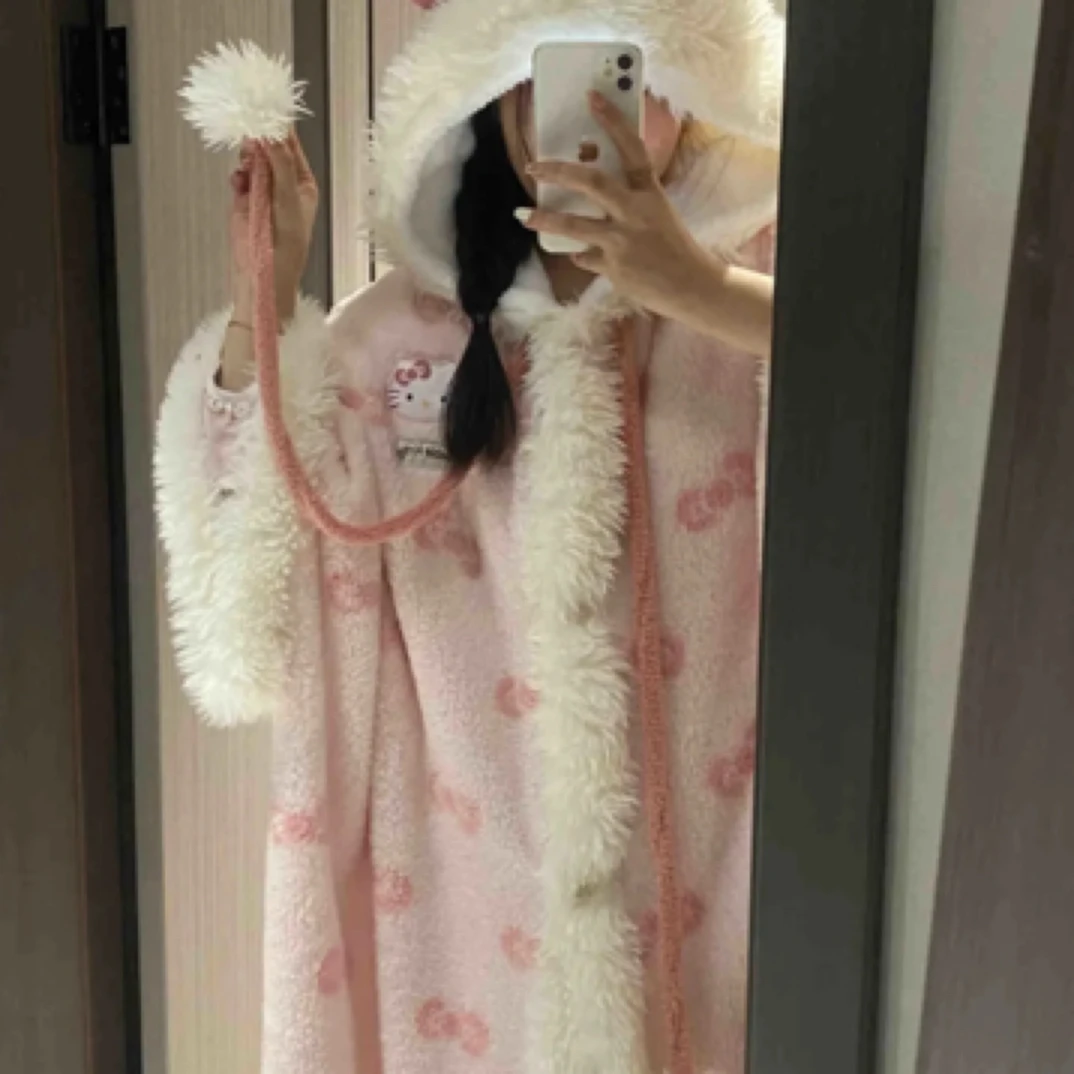 Kitty冬季加厚卡通斗篷睡袍女学生可爱保暖家居服