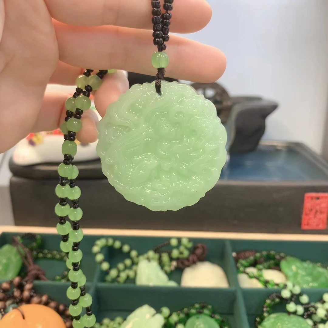 ...时尚饰品浅绿色龙凤呈祥吊坠
