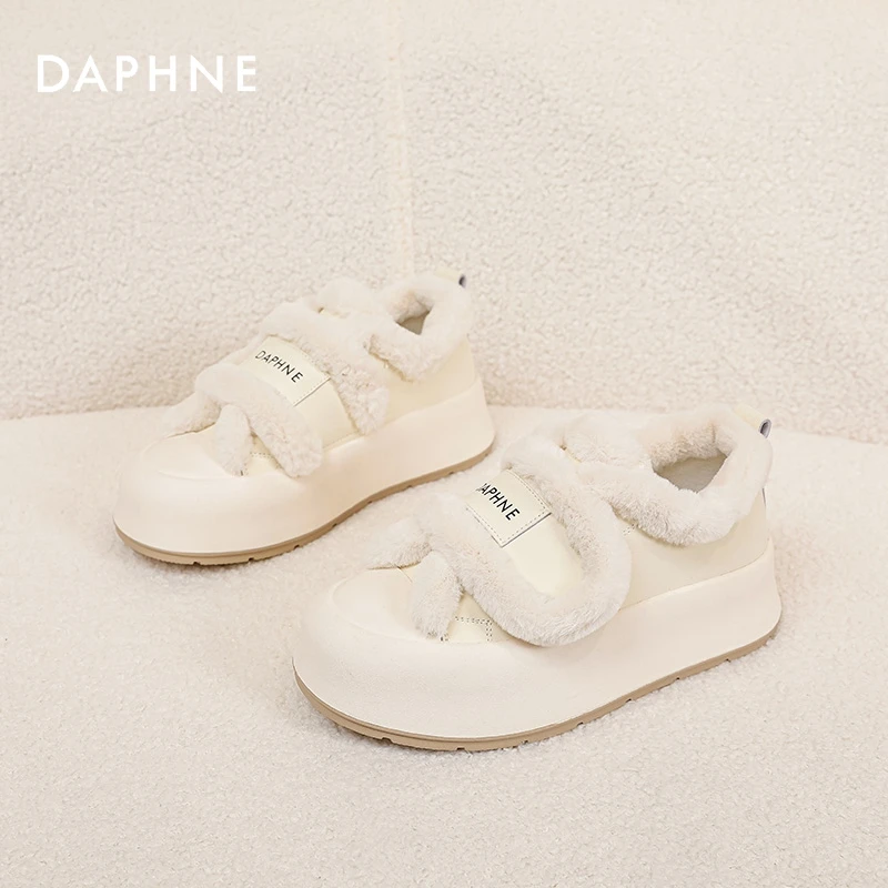 Daphne/达芙妮2023秋冬新品百搭学院风韩版ins厚加绒透气休闲板鞋
