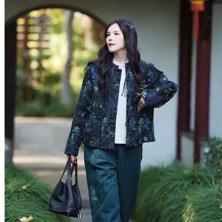 2024年冬款重工刺绣手工盘扣相色领夹棉外套棉衣