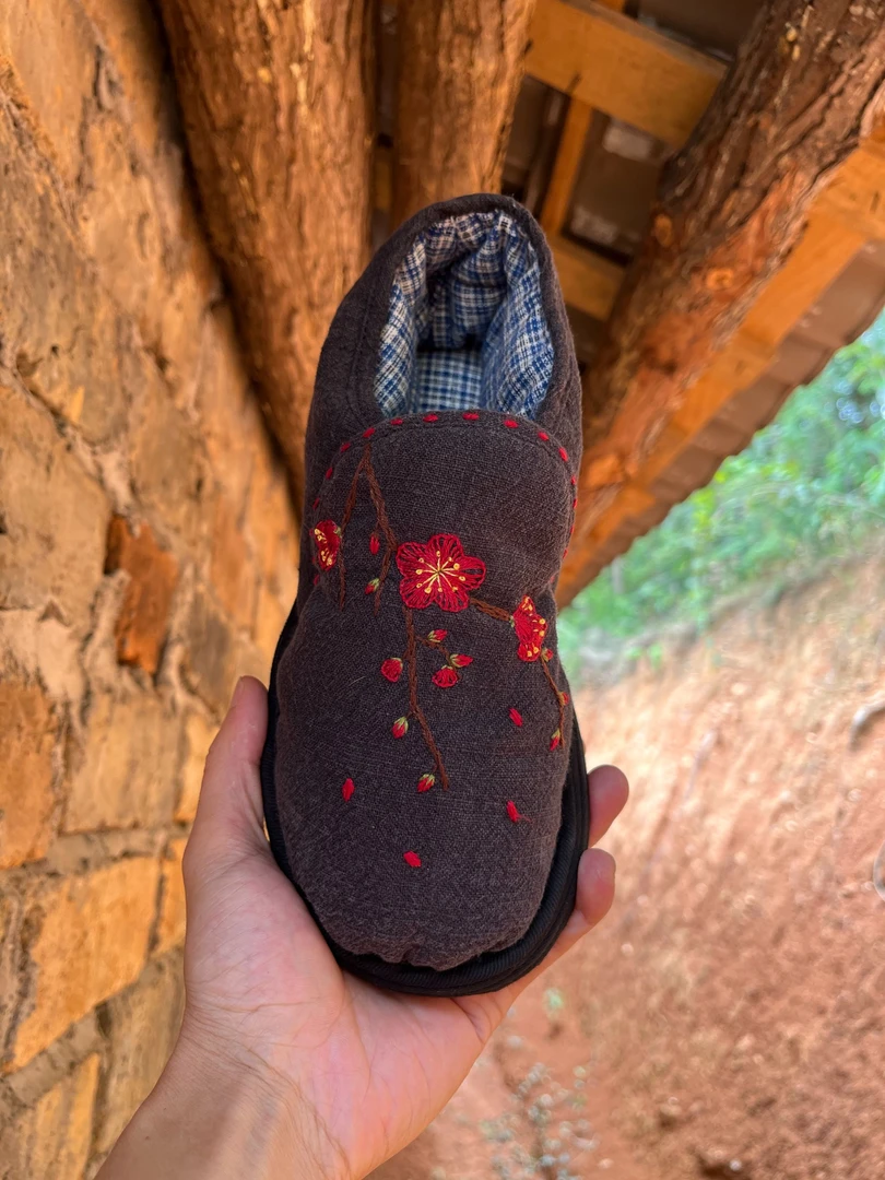 纯手工千层底红梅刺绣布鞋 时尚休闲女士透气黑色软底民族风春秋