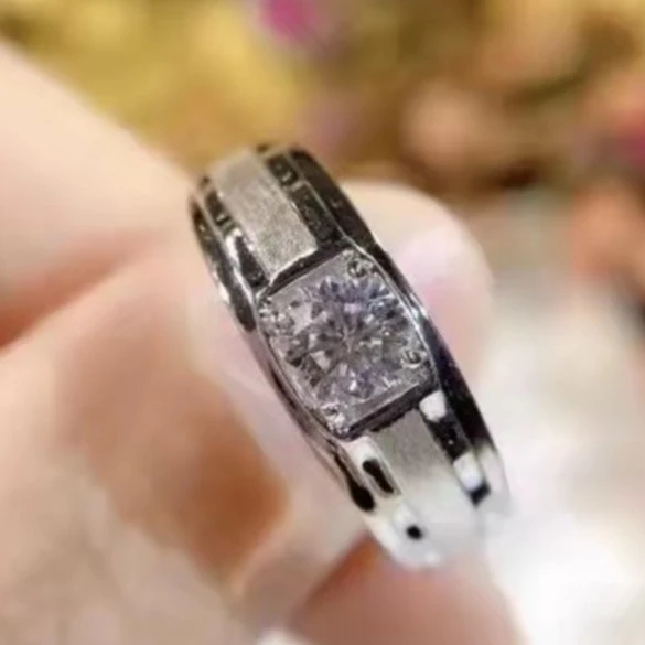 925银莫桑石戒指 【波纹磨砂男戒-】0.5克拉-1克拉 经典/合成碳硅石