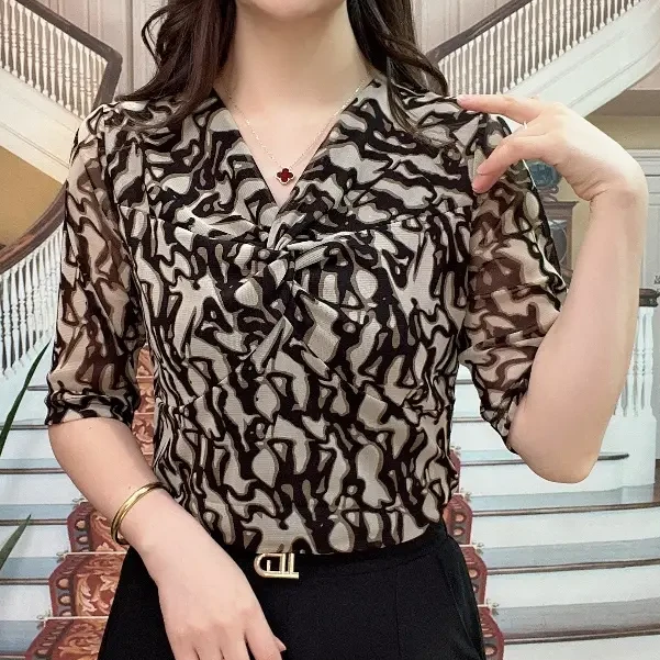 24年夏新款时尚百搭女装气质显瘦妈妈装洋气V领中袖女士上衣088
