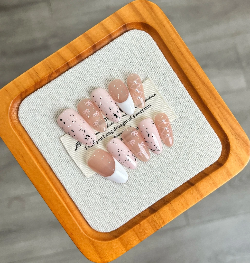 【草莓奥利奥】珍珍手工穿戴甲ins甜美法式手绘蝴蝶结可拆卸假指甲