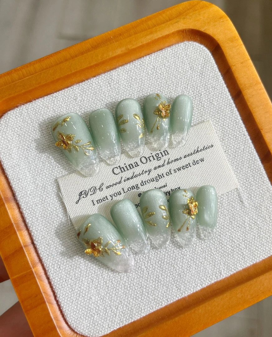 【金镶玉】珍珍手工穿戴甲清冷感绿色猫眼琉璃冰裂金色蝴蝶美甲贴片