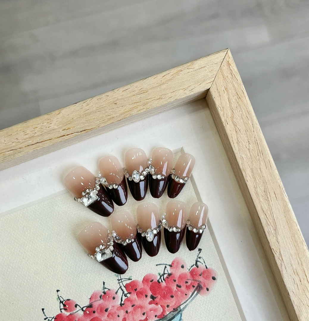 【卡布奇洛】珍珍手工穿戴甲秋冬氛围感裸色渐变黑棕色法式美甲贴片