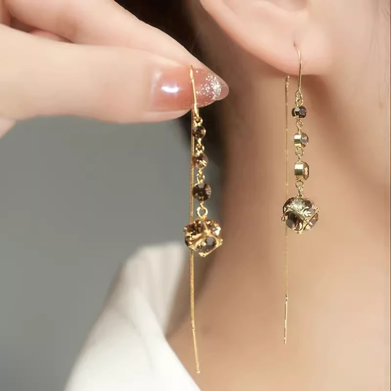 合金耳饰 时尚咖色钻球流苏耳线女2024新款轻奢气质长款防丢耳环