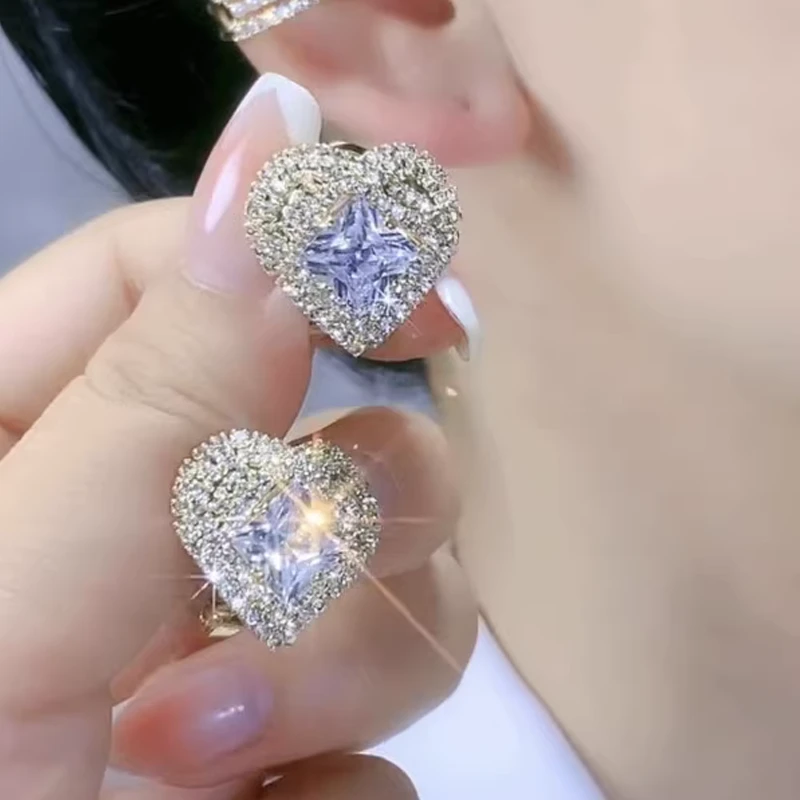 合金耳饰 轻奢超闪满钻爱心耳钉女小众设计感时尚气质耳环轻奢