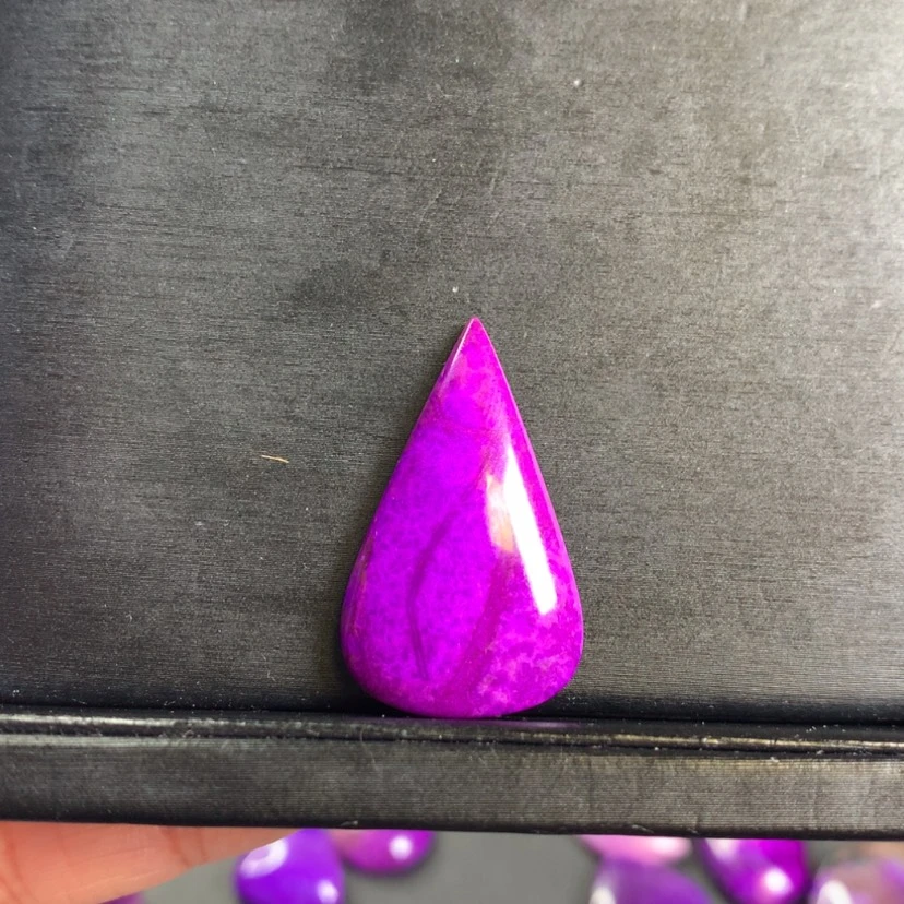 【闪购商品】苏纪石（舒俱来）裸石未镶嵌喝****猪