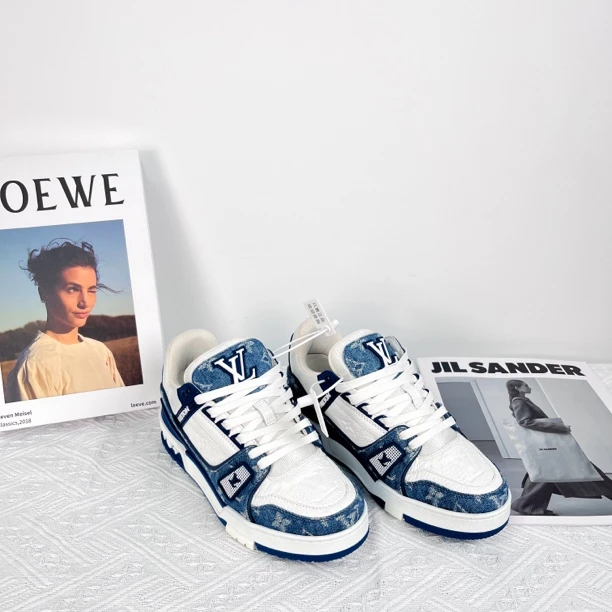 99新 LV TRAINER 白蓝牛仔 尺码/37 公价 9600 YH14359