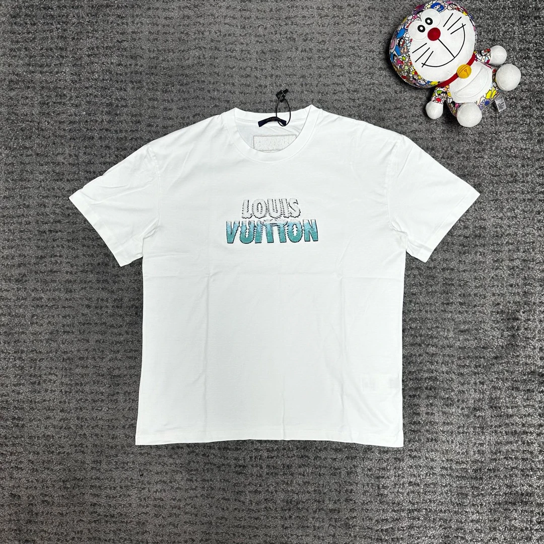 LOUIS VUITTON新款串珠渐变LOGO 短袖 尺码/XL 成色/全新 DY10688